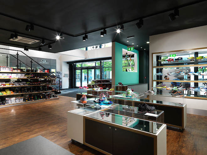 Use of colour blocks in retail interior